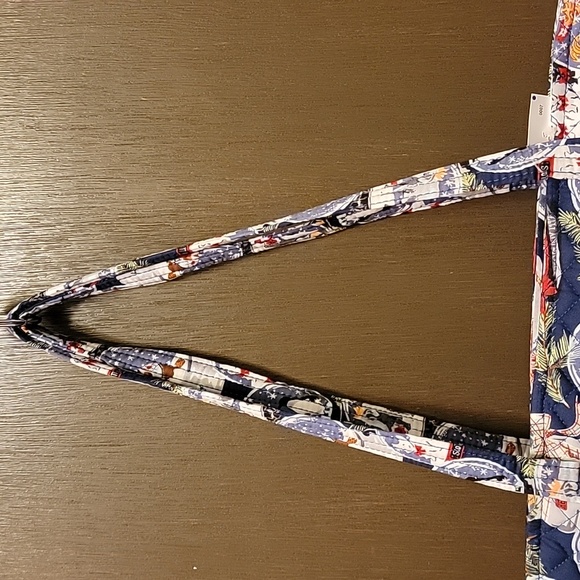 Vera Bradley Small Vera Tote. “ Snow Globes” NWT - Picture 6 of 10